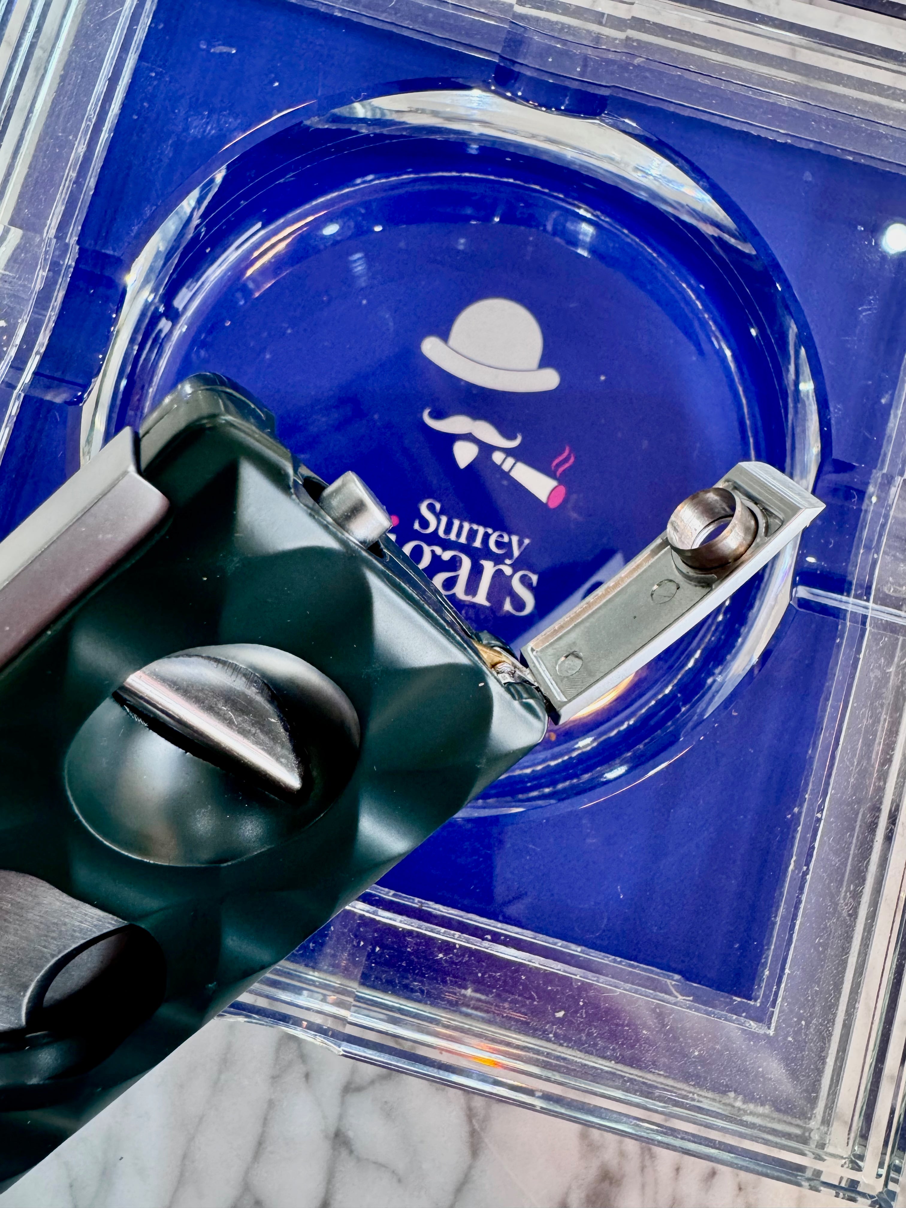 Mantis - Universal - 3 X Cigar Cutter - Straight Cut + V-Cut + Punch Cutter in Green