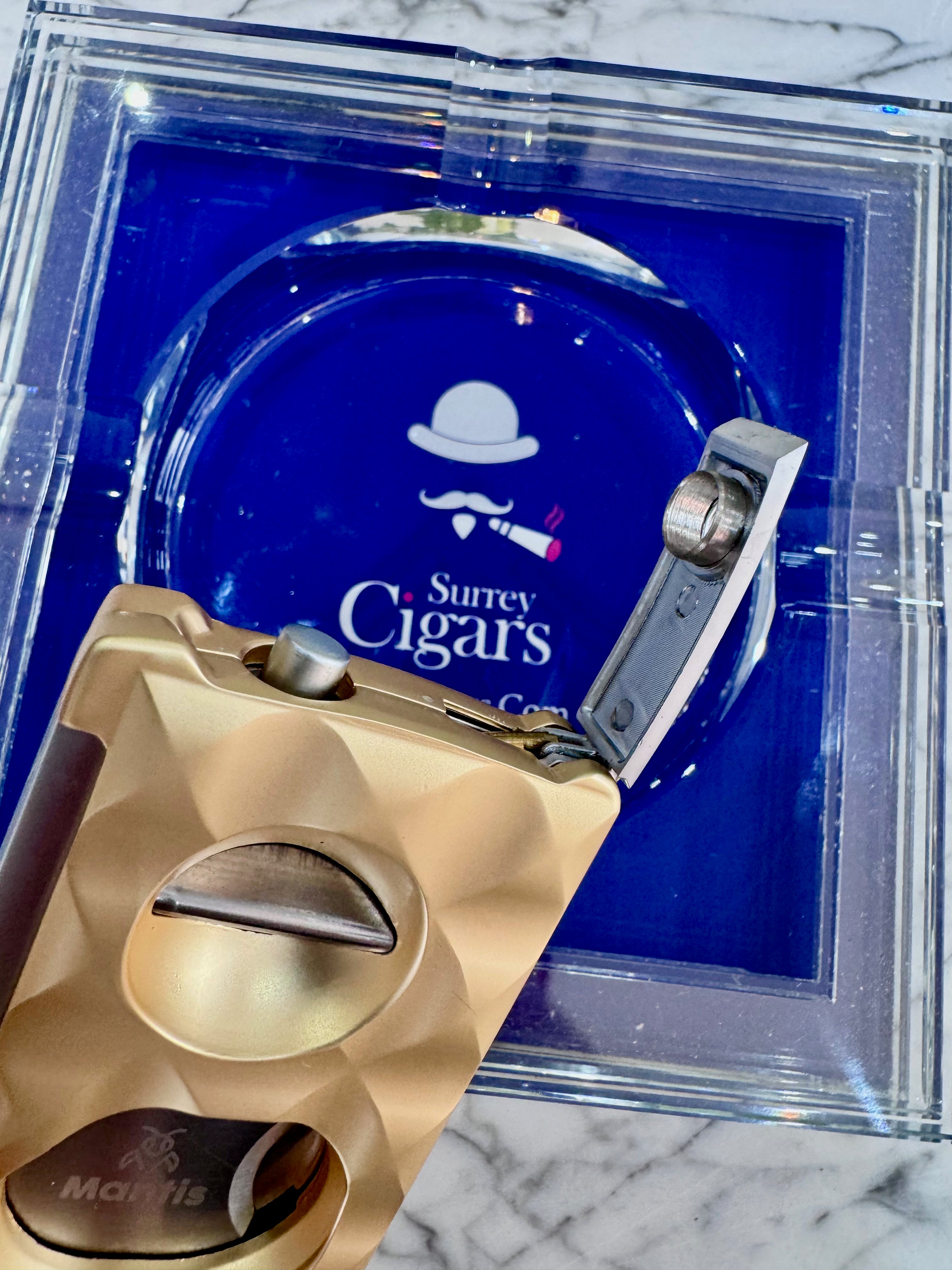 Mantis - Universal - 3 X Cigar Cutter - Straight Cut + V-Cut + Punch Cutter in Gold