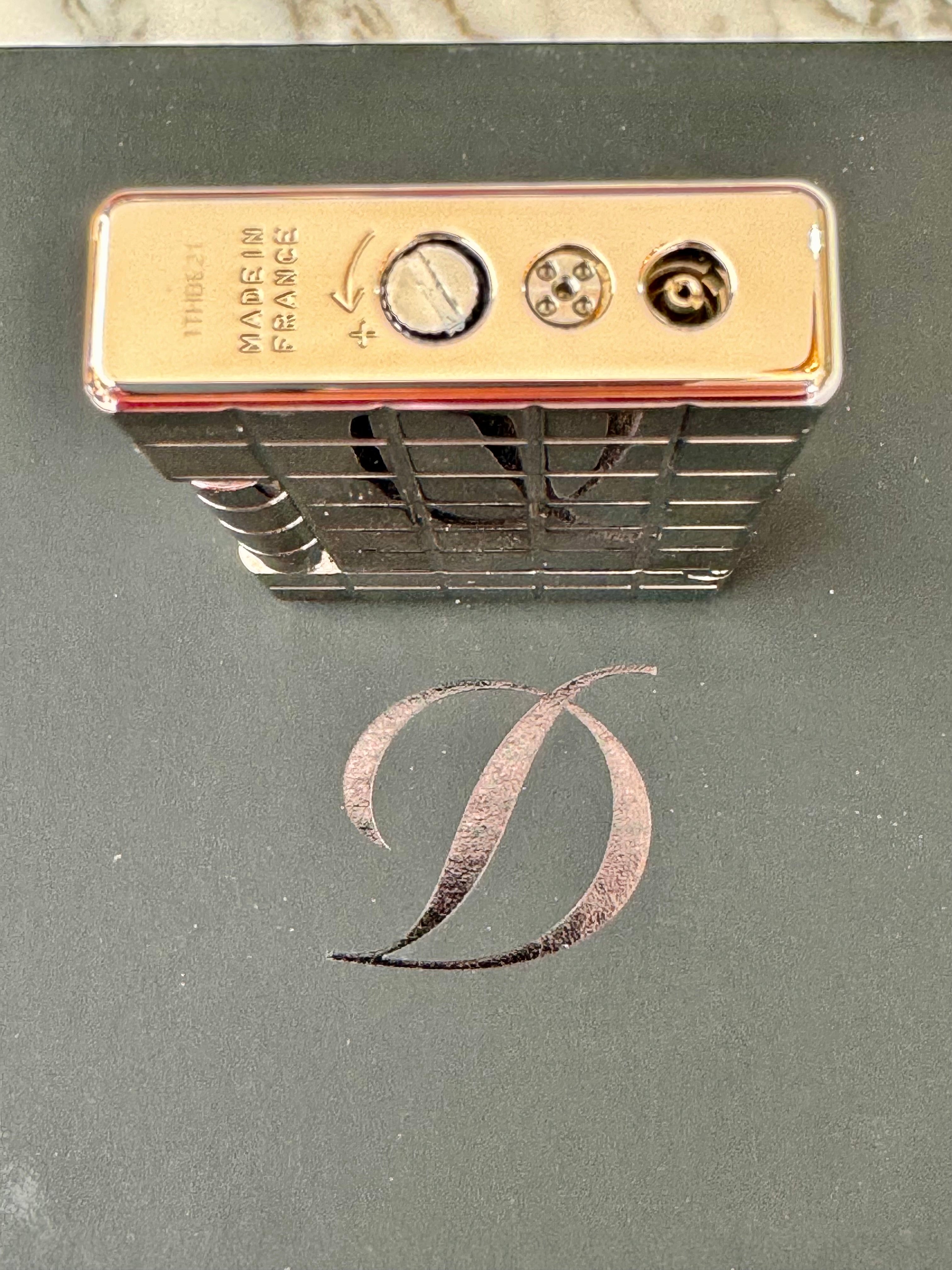 S.T. Dupont Initial White Bronze Lighter 020800B