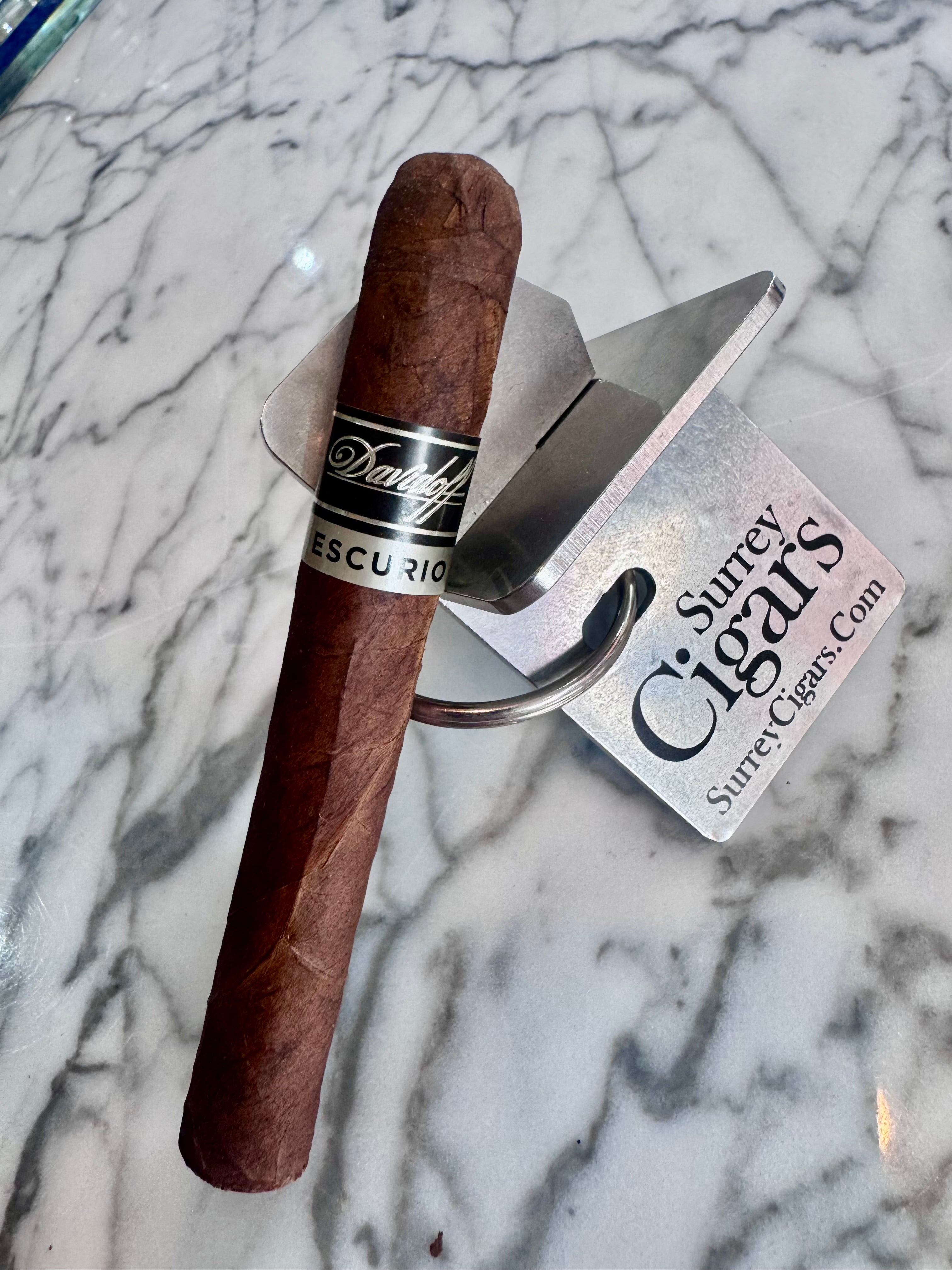Davidoff Primeros Escurio Petit Panetela. Tin of 6 Cigars