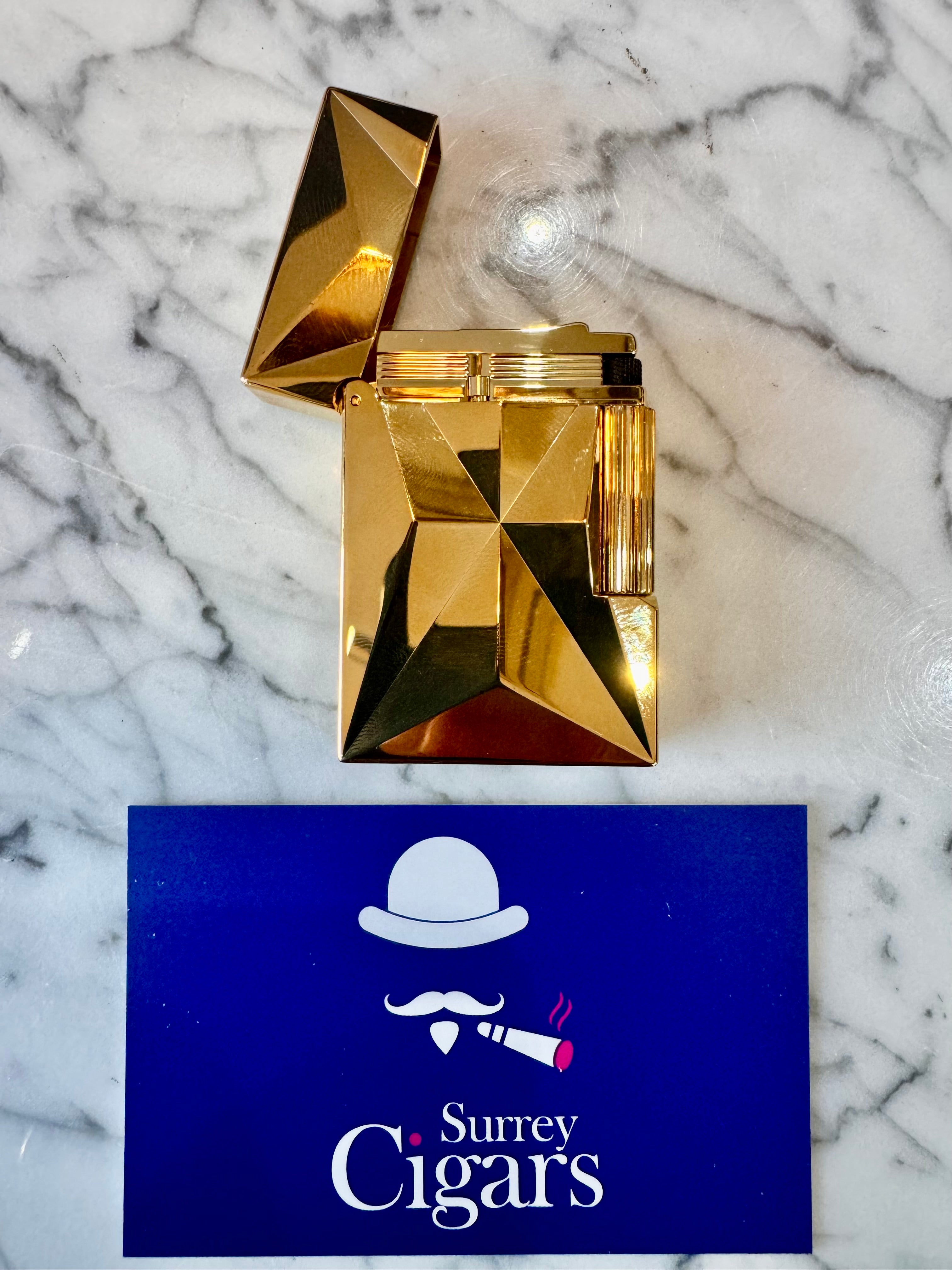 S.T. Dupont Ligne 2 Lighter Small Fire X Gold - C18611