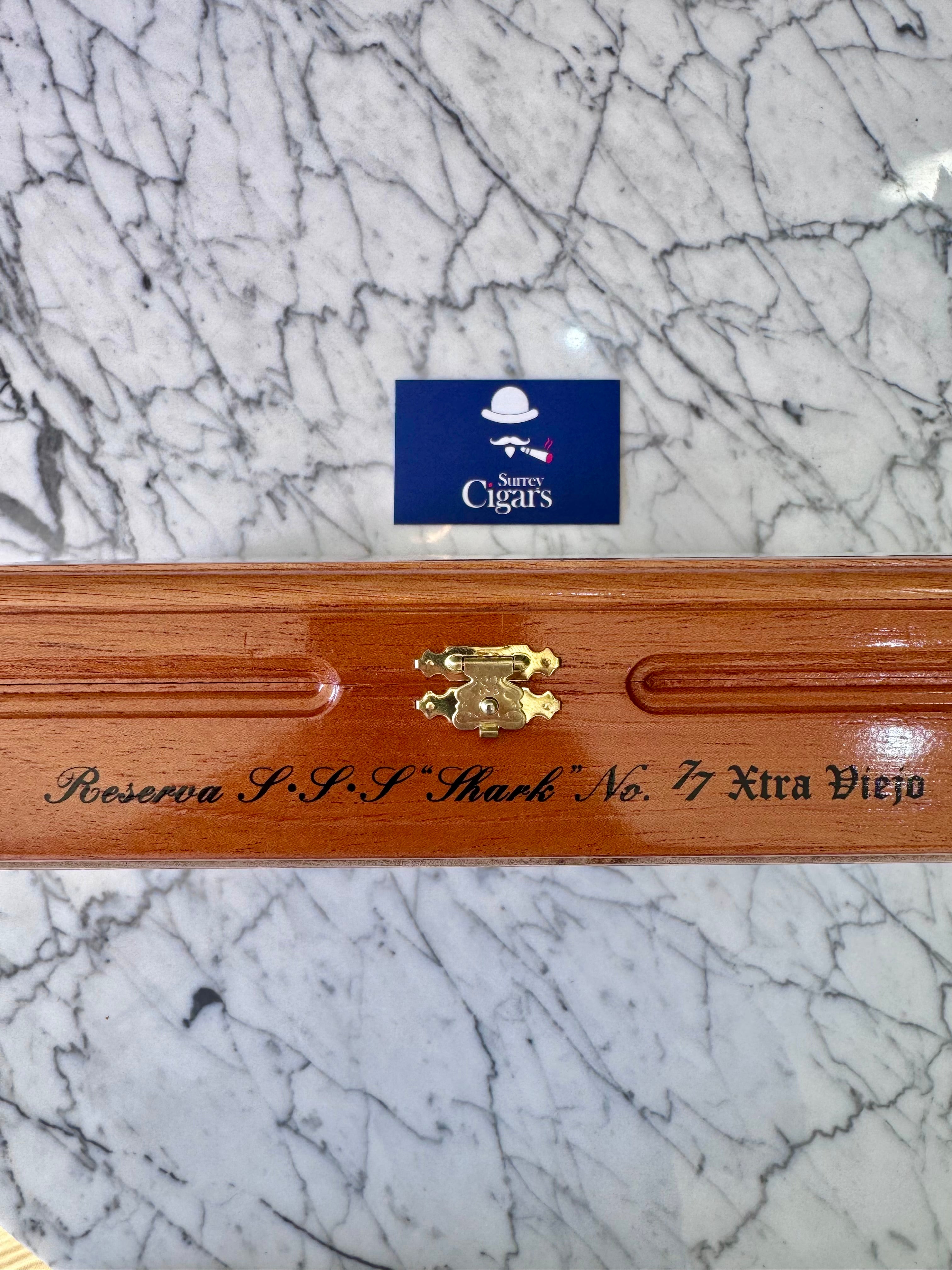 Arturo Fuente - Añejo Reserva Xtra Viejo Limitada No. 77 Shark Maduro