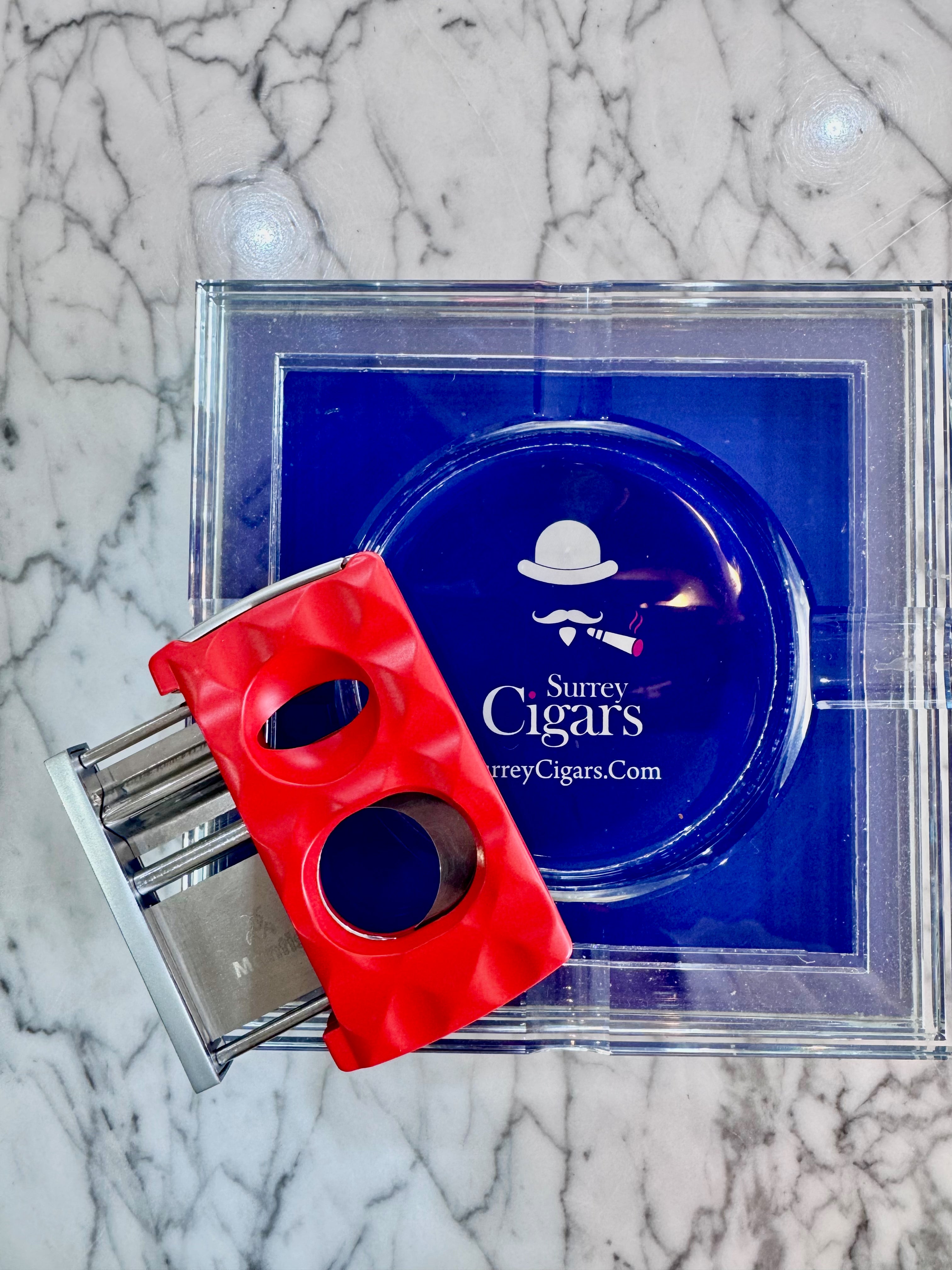 Mantis - Universal - 3 X Cigar Cutter - Straight Cut +  V-Cut + Punch Cutter in Red