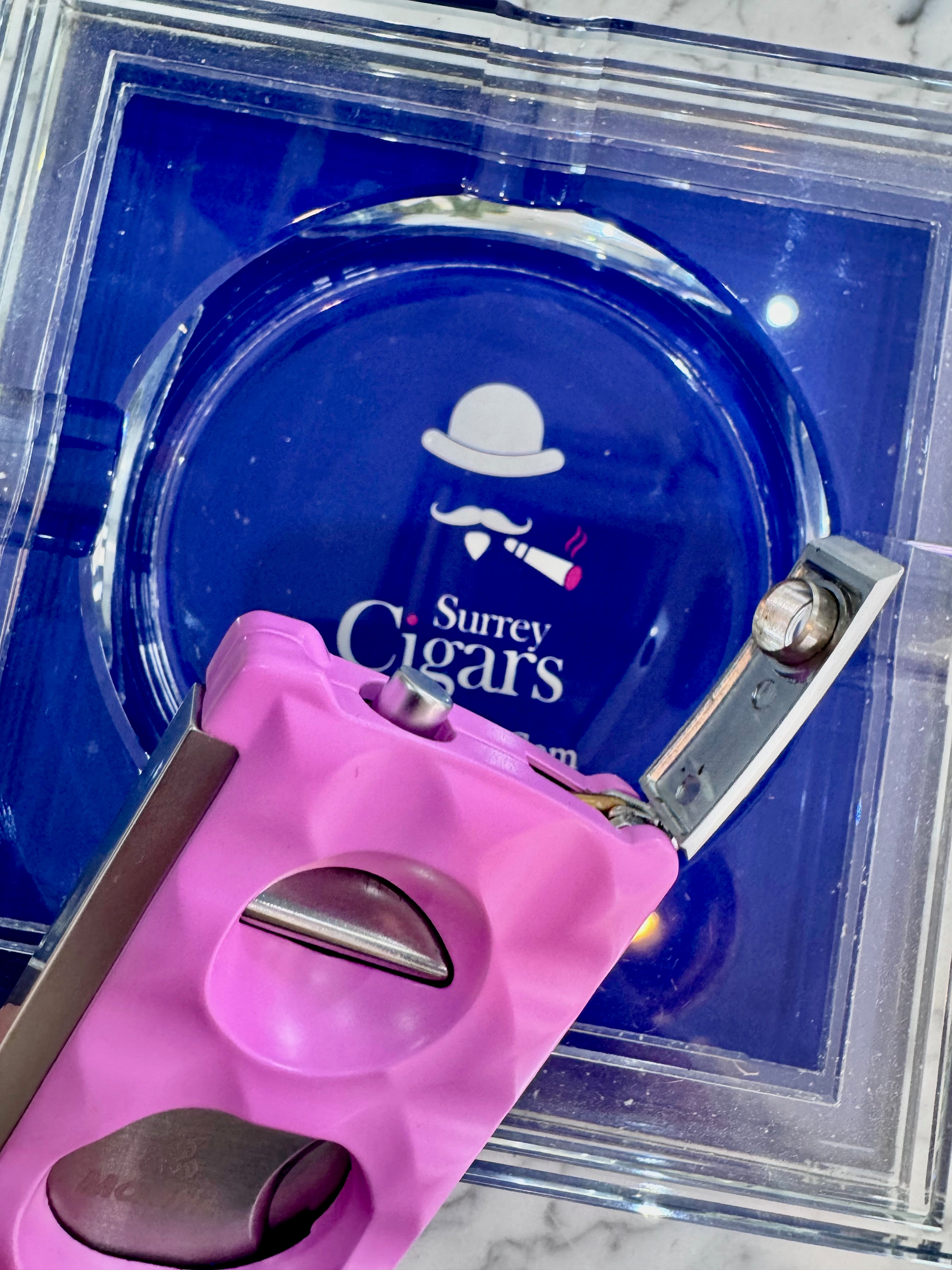 Mantis - Universal - 3 X Cigar Cutter - Straight Cut +  V-Cut + Punch Cutter in Pink