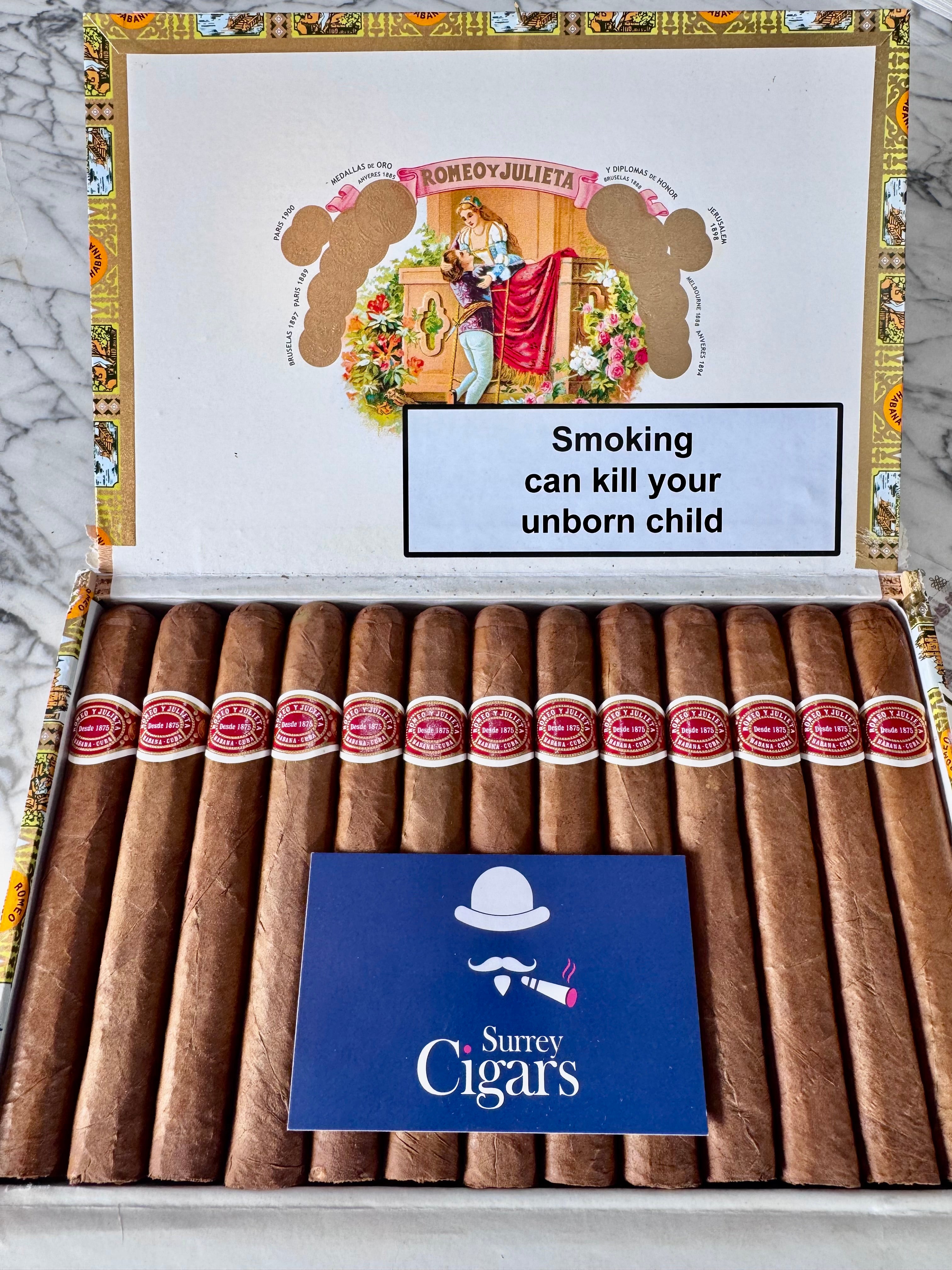 Romeo y Julieta Petit Coronas