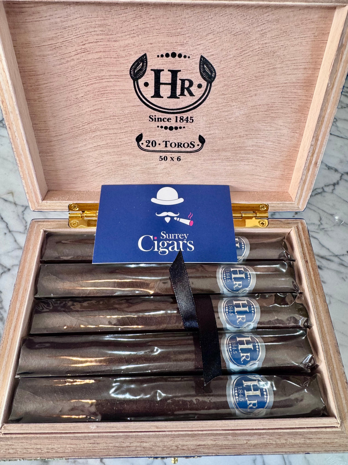 HR Blue Line Toro - by Hirochi Robaina  (NEW)